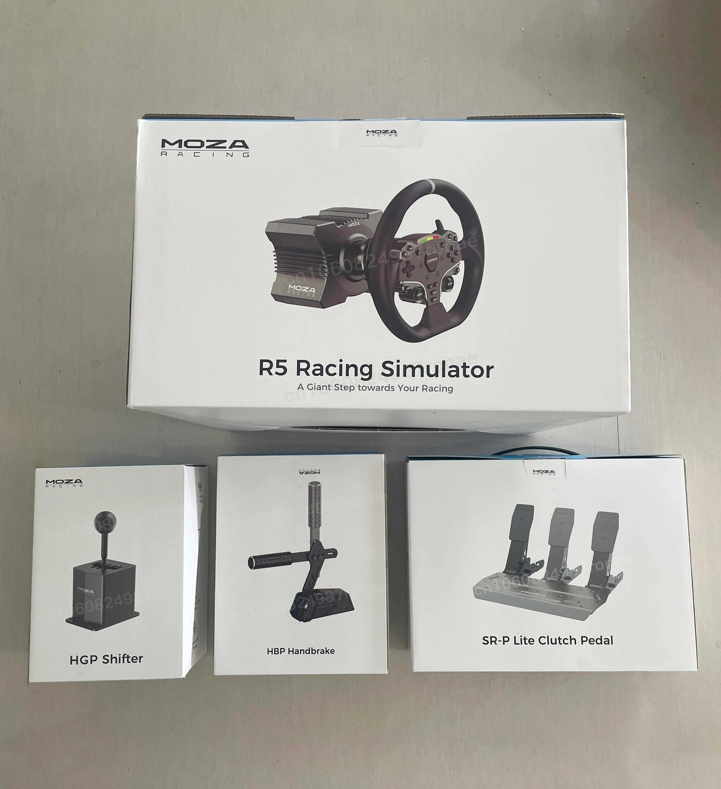 MOZA Racing R5 Direct Drive Wheel Base 5.5 N·m Peak Torque APP Cloud Control with ES Steering Wheel ,Pedals,Table Clamp